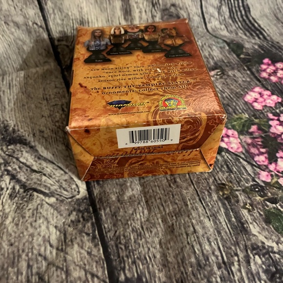 2004 DIAMOND SELECT TOYS Buffy The Vampire Slayer “White Willow” Ornament - Picture 9 of 10